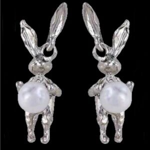 Pearl Bunny Belly Rabbit Hare Abstract Irregular Hinged Ear Swinging Moving Stud